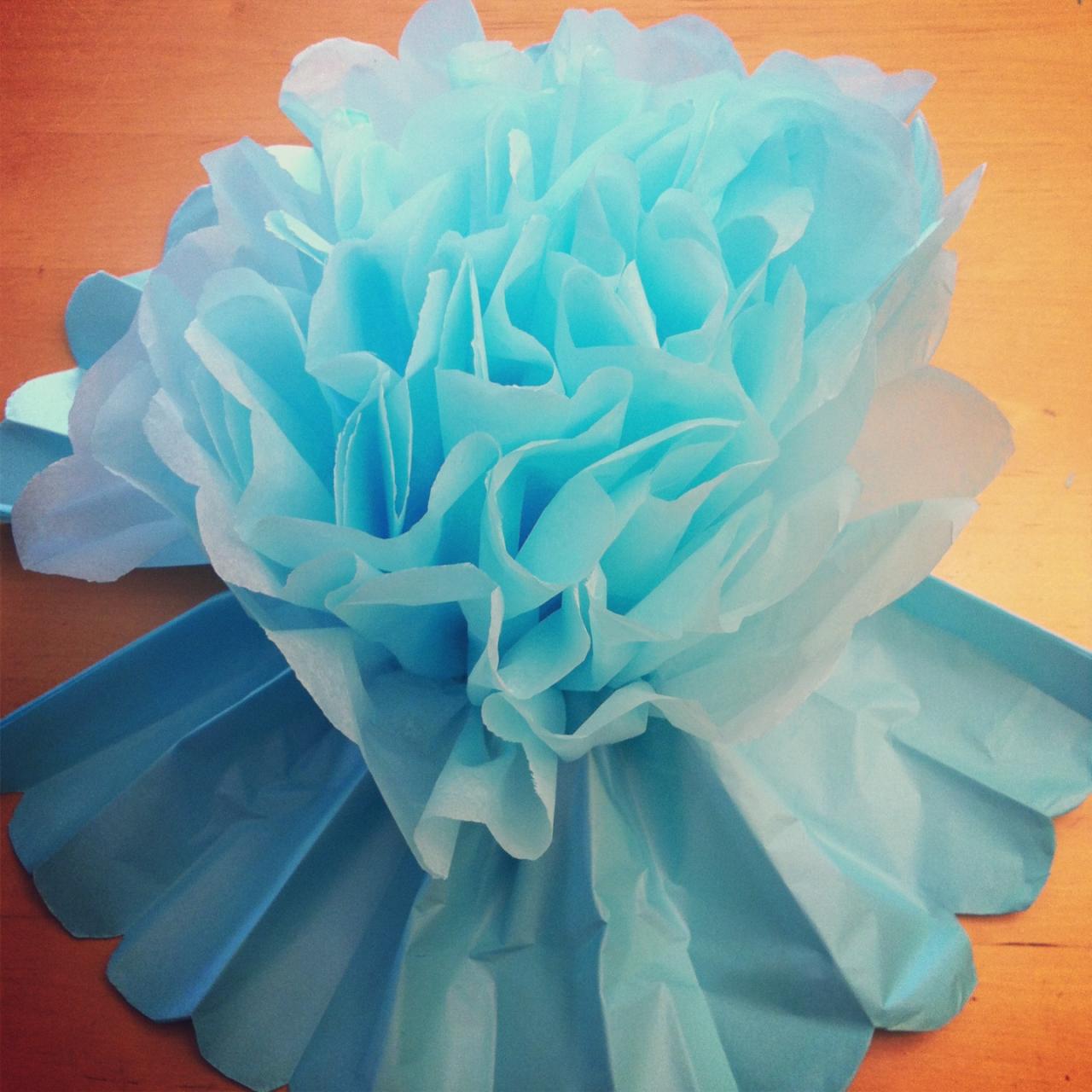 Tissue paper flowers diy